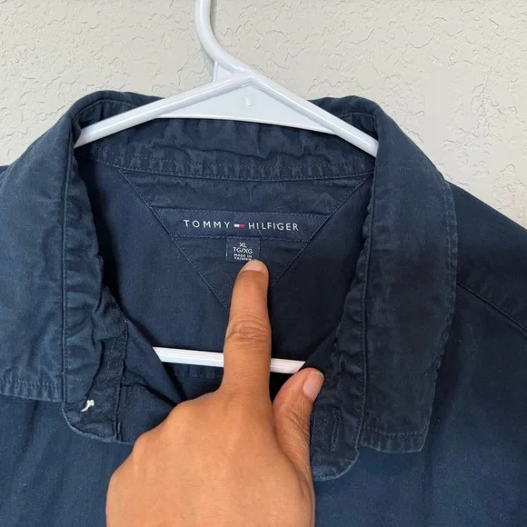 Men’s Tommy Hilfiger Blue denimCasual Button Down Shirt Size XL long sleeve - Picture 2 of 6